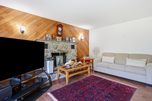 Salon - 11 Rue Hans-Selye, Kirkland, QC - Indoor Photo Showing Living Room With Fireplace