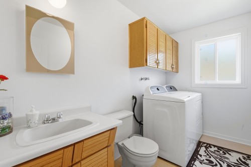 Salle de lavage - 11 Rue Hans-Selye, Kirkland, QC - Indoor