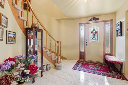 Hall d'entrée/Vestibule - 11 Rue Hans-Selye, Kirkland, QC - Indoor Photo Showing Other Room