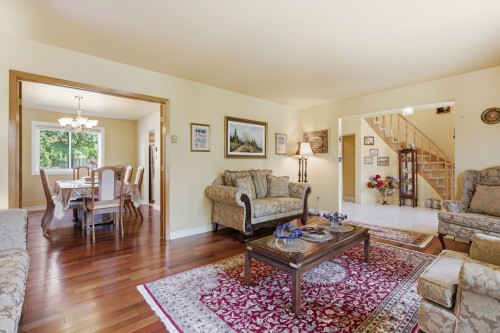 Salle familiale - 11 Rue Hans-Selye, Kirkland, QC - Indoor Photo Showing Living Room