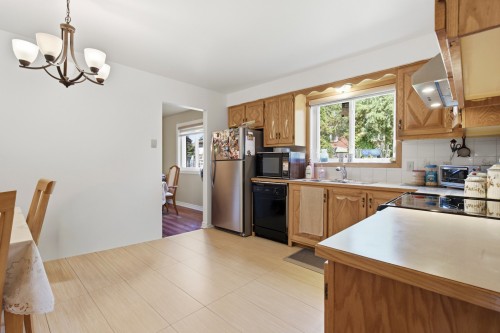 Cuisine - 11 Rue Hans-Selye, Kirkland, QC - Indoor Photo Showing Kitchen