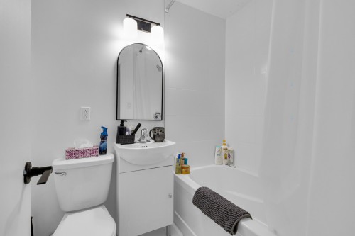 Salle de bains - 5725A Av. Lockwood, Côte-Saint-Luc, QC - Indoor