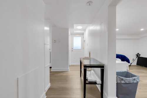 Hall d'entrée/Vestibule - 5725A Av. Lockwood, Côte-Saint-Luc, QC - Indoor Photo Showing Other Room