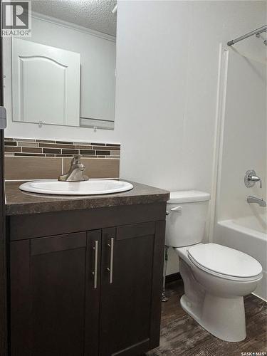 7 2004 Alice Road, Estevan, SK - Indoor Photo Showing Bathroom