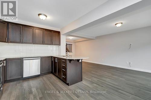 135 Lanceleaf Way, Ottawa, ON - Indoor Photo Showing Kitchen