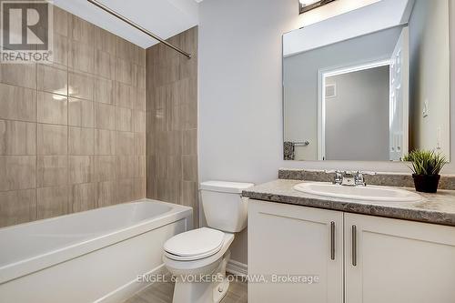 135 Lanceleaf Way, Ottawa, ON - Indoor Photo Showing Bathroom