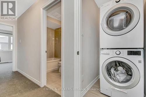 135 Lanceleaf Way, Ottawa, ON - Indoor Photo Showing Laundry Room