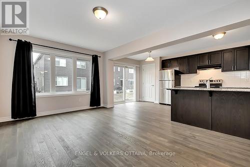 135 Lanceleaf Way, Ottawa, ON - Indoor Photo Showing Kitchen