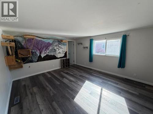 60-986 Range Road, Whitehorse, YT - Indoor Photo Showing Other Room