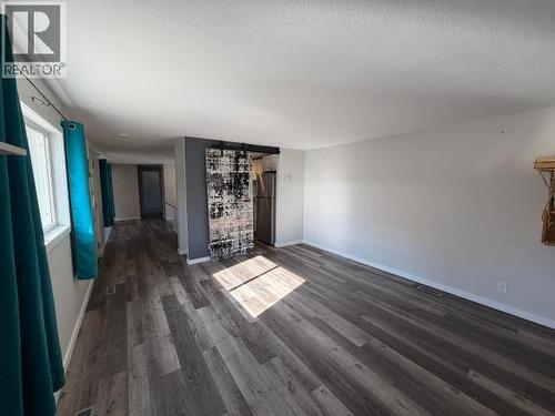 60-986 Range Road, Whitehorse, YT - Indoor Photo Showing Other Room
