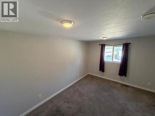 60-986 Range Road, Whitehorse, YT - Indoor Photo Showing Other Room
