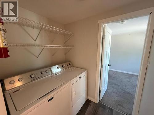 60-986 Range Road, Whitehorse, YT - Indoor Photo Showing Laundry Room