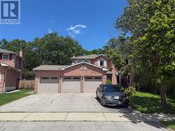 412 FREEMAN CRESCENT  Oakville, ON L6H 4R3