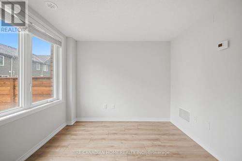 99 Danzatore Path, Oshawa, ON - Indoor Photo Showing Other Room
