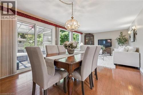 88 Manor Drive, Kitchener, ON - Indoor Photo Showing Dining Room
