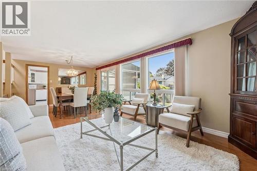 88 Manor Drive, Kitchener, ON - Indoor Photo Showing Living Room