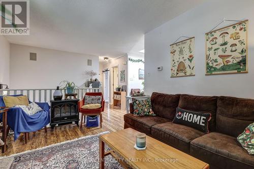 37 Fifth Avenue, St. Thomas, ON - Indoor Photo Showing Living Room