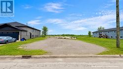 22 HURON STREET Welland (Dain City), ON L3B 5J3