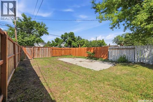 611 J Avenue S, Saskatoon, SK - Outdoor