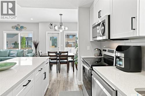 143 Barrett Street, Saskatoon, SK - Indoor Photo Showing Kitchen With Upgraded Kitchen