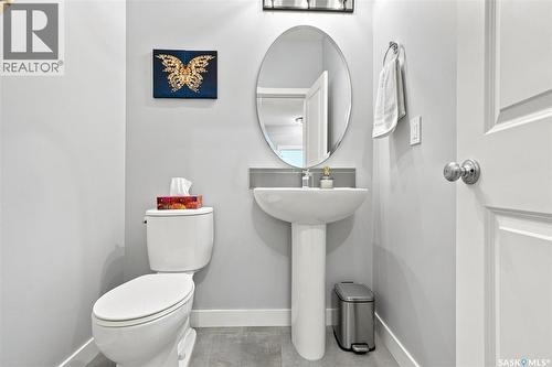 143 Barrett Street, Saskatoon, SK - Indoor Photo Showing Bathroom