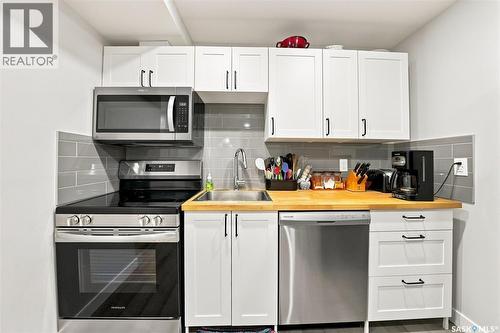 143 Barrett Street, Saskatoon, SK - Indoor Photo Showing Kitchen