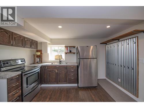 9211 6 Highway, Coldstream, BC - Indoor Photo Showing Kitchen With Double Sink