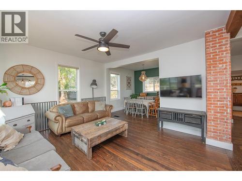 9211 6 Highway, Coldstream, BC - Indoor Photo Showing Living Room