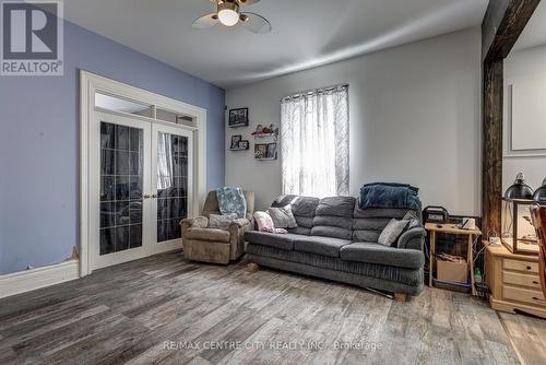 88 Flora Street, St. Thomas, ON - Indoor Photo Showing Living Room
