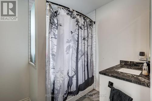 88 Flora Street, St. Thomas, ON - Indoor Photo Showing Bathroom