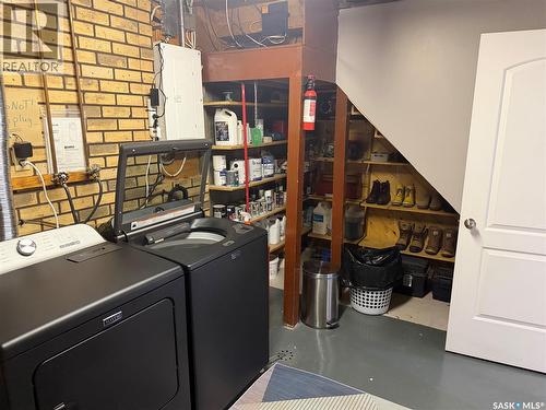 407 5Th Street E, Wynyard, SK - Indoor Photo Showing Laundry Room