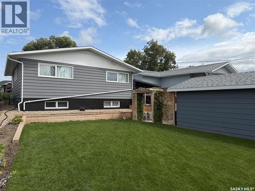 407 5Th Street E, Wynyard, SK - Outdoor