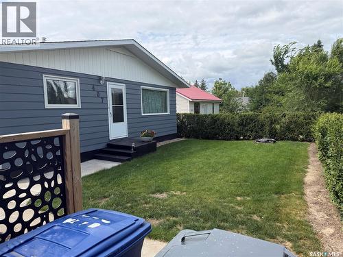 407 5Th Street E, Wynyard, SK - Outdoor