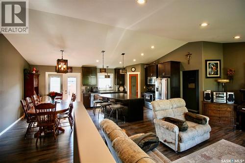 300 7Th Street, Vonda, SK - Indoor