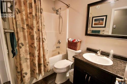 300 7Th Street, Vonda, SK - Indoor Photo Showing Bathroom