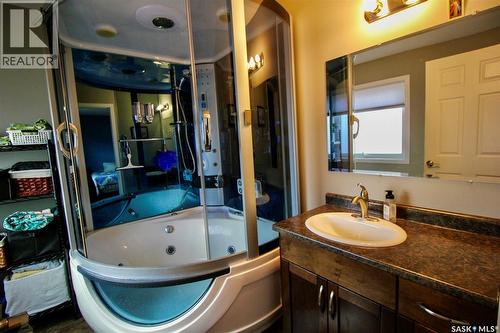 300 7Th Street, Vonda, SK - Indoor Photo Showing Bathroom
