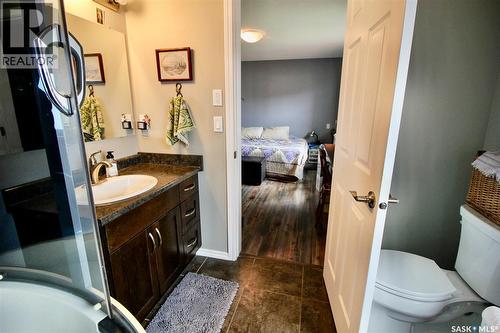 300 7Th Street, Vonda, SK - Indoor Photo Showing Bathroom