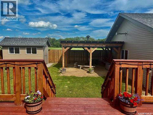 300 7Th Street, Vonda, SK - Outdoor With Deck Patio Veranda