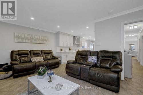 1978 Arch Street, Ottawa, ON - Indoor Photo Showing Living Room