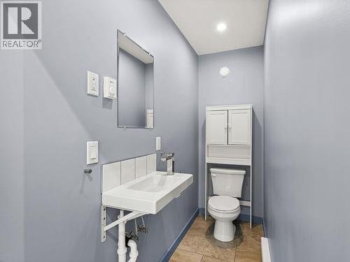 80 Iskoot Crescent, Whitehorse, YT - Indoor Photo Showing Bathroom
