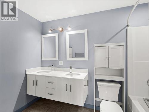 80 Iskoot Crescent, Whitehorse, YT - Indoor Photo Showing Bathroom