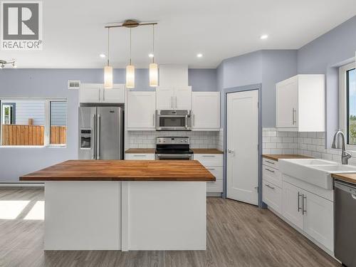 80 Iskoot Crescent, Whitehorse, YT - Indoor Photo Showing Kitchen With Upgraded Kitchen