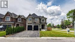 224 SEVERN ST STREET  Oshawa, ON L1J 8H7