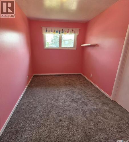 371 Allen Drive, Swift Current, SK - Indoor Photo Showing Other Room