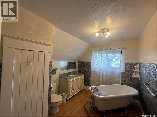 381 Main Street, Bengough, SK - Indoor Photo Showing Bathroom
