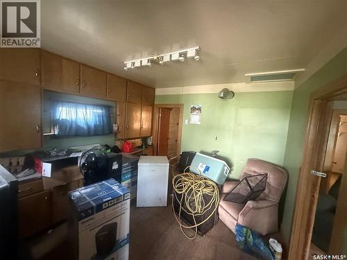 381 Main Street, Bengough, SK - Indoor Photo Showing Kitchen