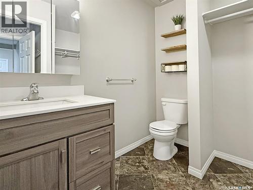 347 3Rd Avenue Se, Swift Current, SK - Indoor Photo Showing Bathroom