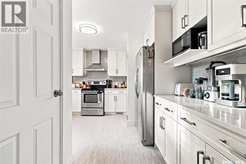 1706 Ewart Avenue, Saskatoon, SK - Indoor Photo Showing Kitchen