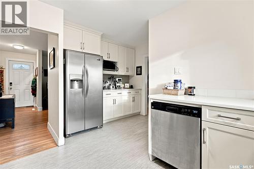 1706 Ewart Avenue, Saskatoon, SK - Indoor Photo Showing Kitchen