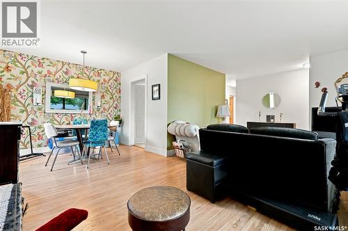 1706 Ewart Avenue, Saskatoon, SK - Indoor Photo Showing Living Room